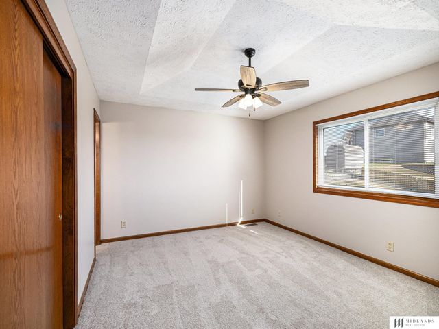 13409 S 33 Street, Bellevue, NE 68123