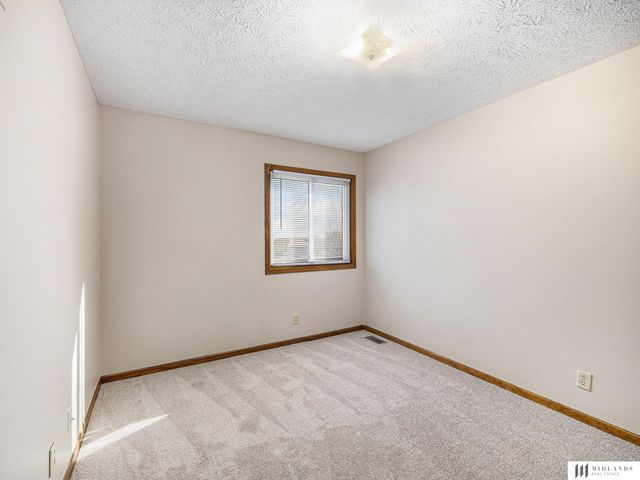 13409 S 33 Street, Bellevue, NE 68123