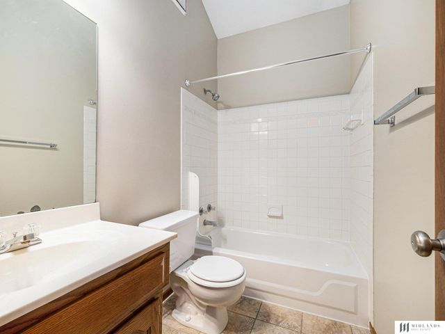 13409 S 33 Street, Bellevue, NE 68123