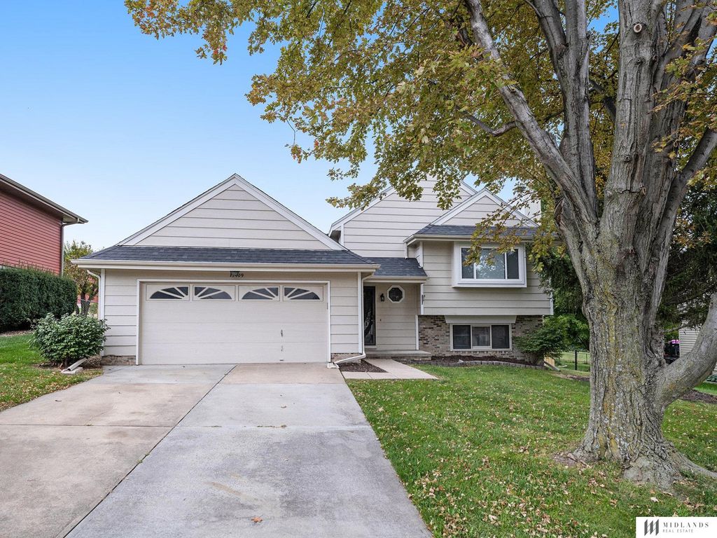 13409 S 33 Street, Bellevue, NE 68123