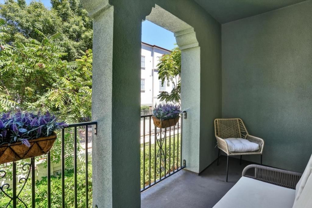 Image 13 of property listing at 39 Bassett Street, San Jose, CA 95110