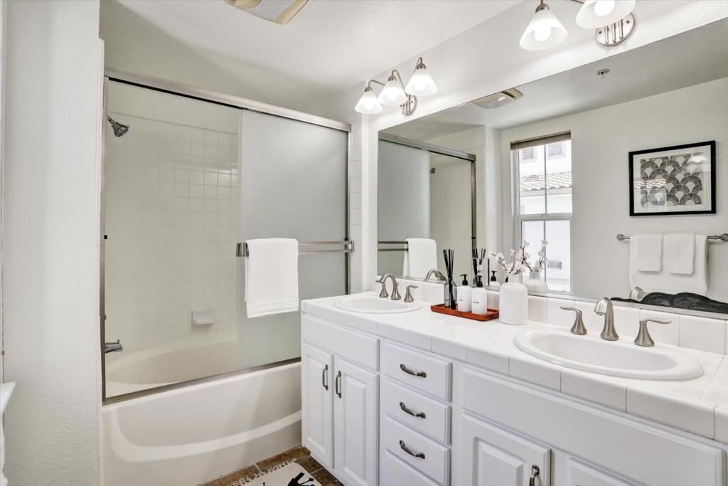 Image 27 of property listing at 39 Bassett Street, San Jose, CA 95110