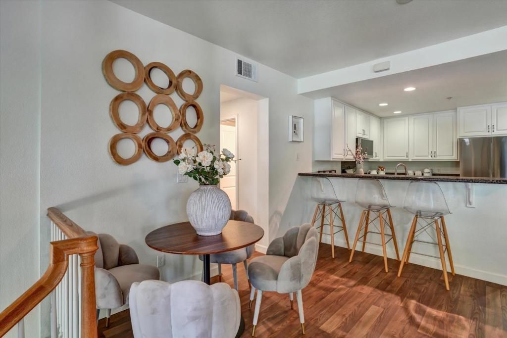Image 3 of property listing at 39 Bassett Street, San Jose, CA 95110