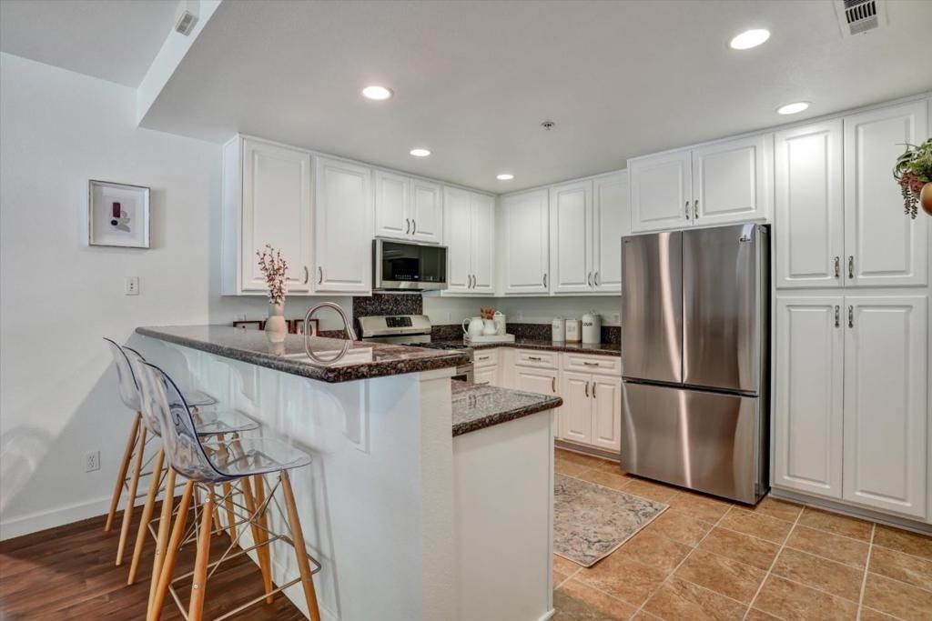 Image 8 of property listing at 39 Bassett Street, San Jose, CA 95110