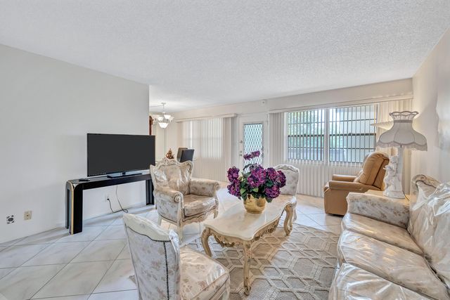 1902 Bermuda Circle L2, Coconut Creek, FL 33066
