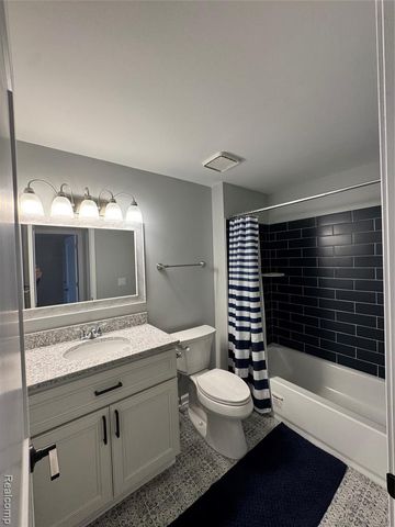 39547 Heatherheath Drive, Clinton Township, MI 48038