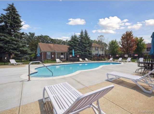 39547 Heatherheath Drive, Clinton Township, MI 48038