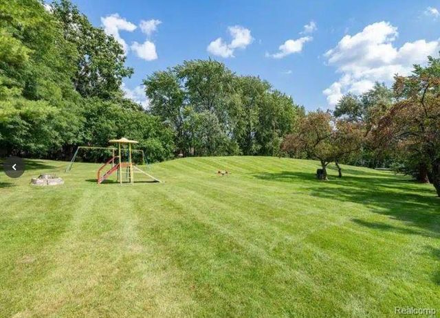 39547 Heatherheath Drive, Clinton Township, MI 48038