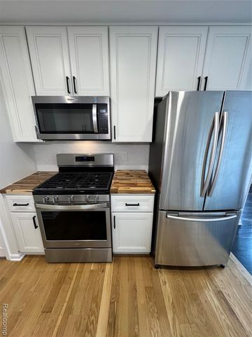 39547 Heatherheath Drive, Clinton Township, MI 48038