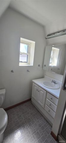 7330 Shaftesbury Avenue, St Louis, MO 63130