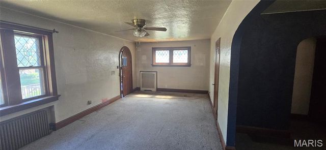 7330 Shaftesbury Avenue, St Louis, MO 63130