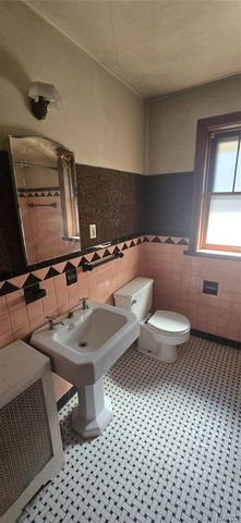 7330 Shaftesbury Avenue, St Louis, MO 63130