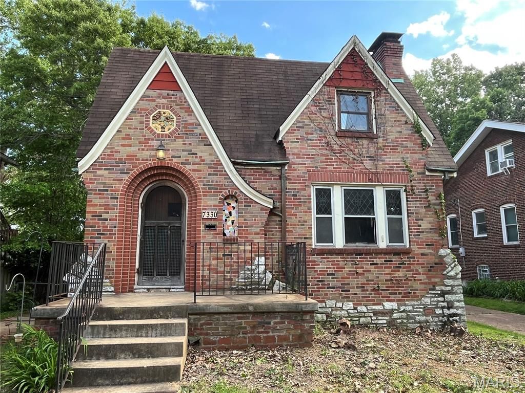 7330 Shaftesbury Avenue, St Louis, MO 63130