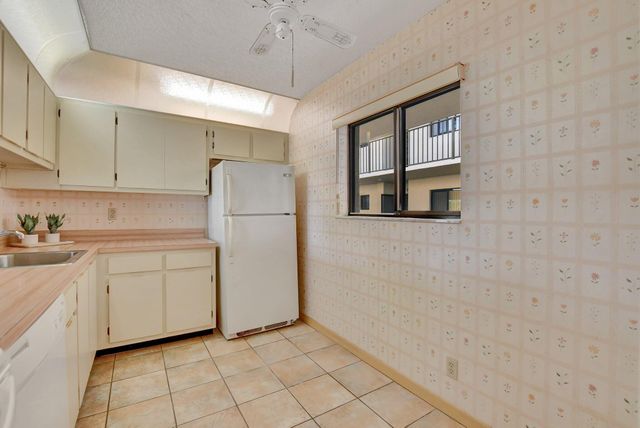 5340 Las Verdes Circle 208, Delray Beach, FL 33484