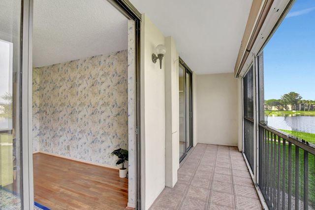 5340 Las Verdes Circle 208, Delray Beach, FL 33484