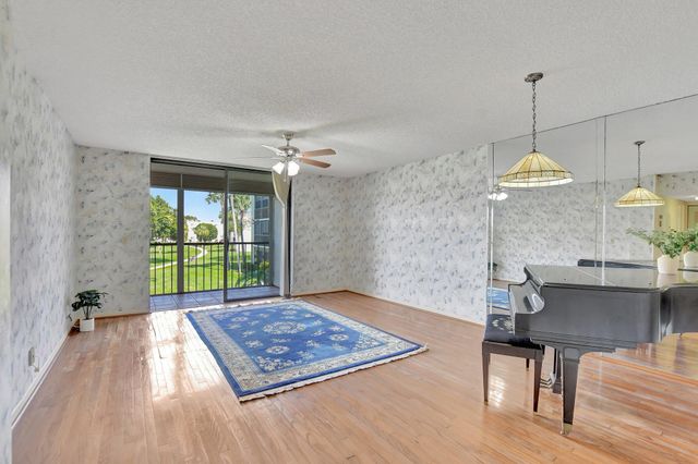 5340 Las Verdes Circle 208, Delray Beach, FL 33484