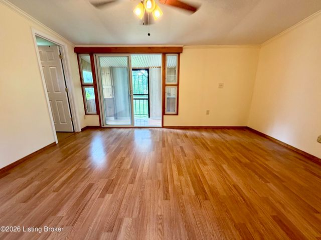 708 Grant Ave, Lyndon, KY 40222