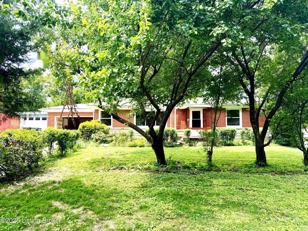 708 Grant Ave, Lyndon, KY 40222