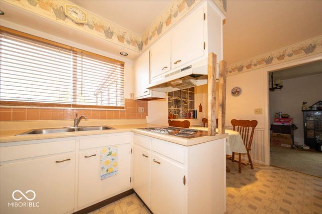 21 S Dawn Drive, Franklin, IN 46131