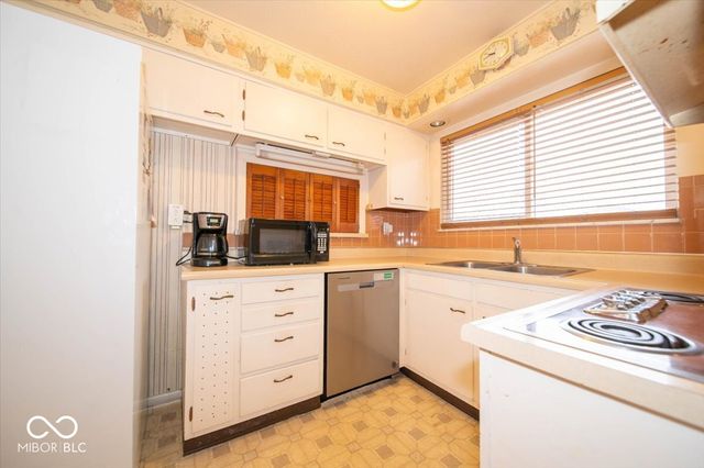 21 S Dawn Drive, Franklin, IN 46131