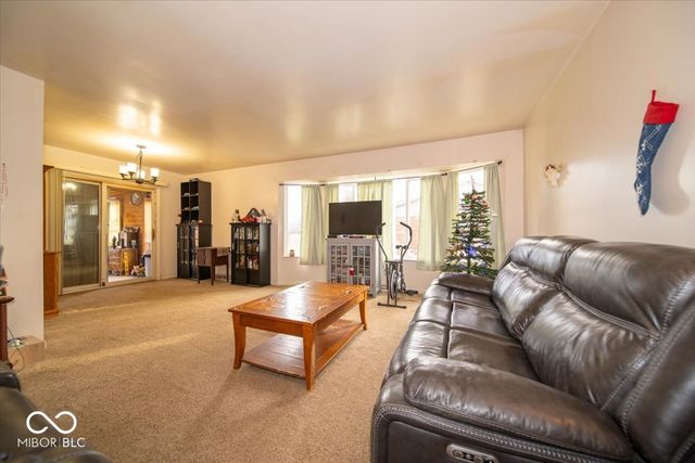 21 S Dawn Drive, Franklin, IN 46131