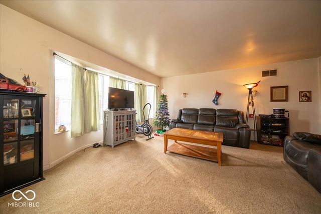 21 S Dawn Drive, Franklin, IN 46131