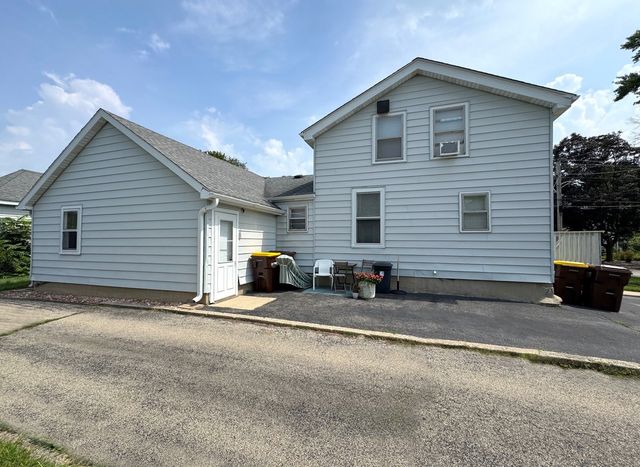 726 S Jefferson Street, Woodstock, IL 60098