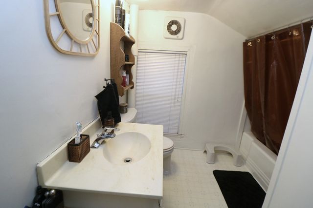 726 S Jefferson Street, Woodstock, IL 60098