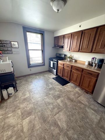 726 S Jefferson Street, Woodstock, IL 60098