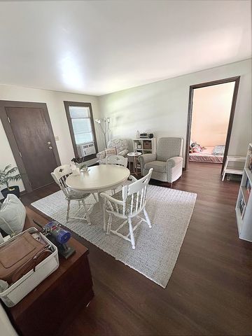 726 S Jefferson Street, Woodstock, IL 60098