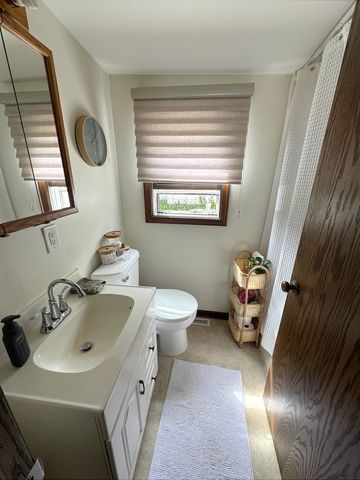 726 S Jefferson Street, Woodstock, IL 60098