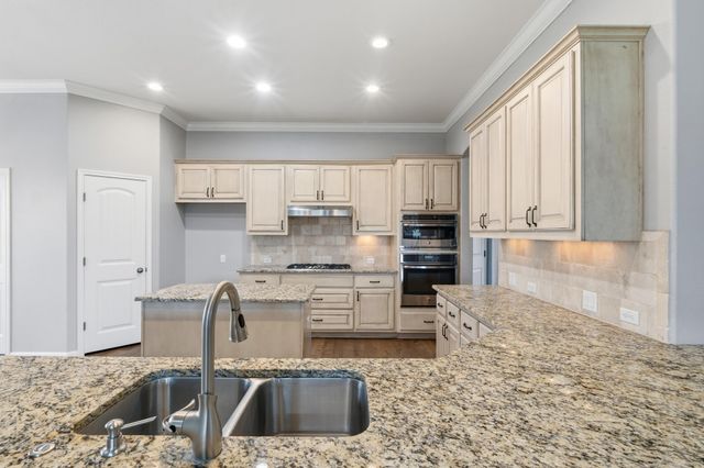 2508 Hilltop Divide LN, Leander, TX 78641