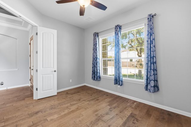 2508 Hilltop Divide LN, Leander, TX 78641