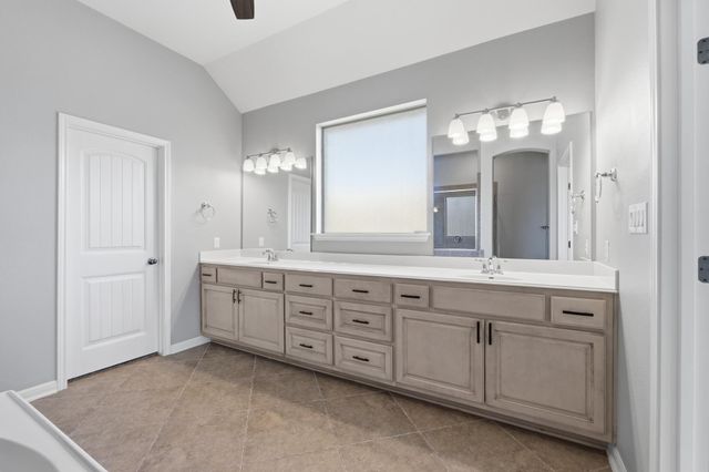 2508 Hilltop Divide LN, Leander, TX 78641
