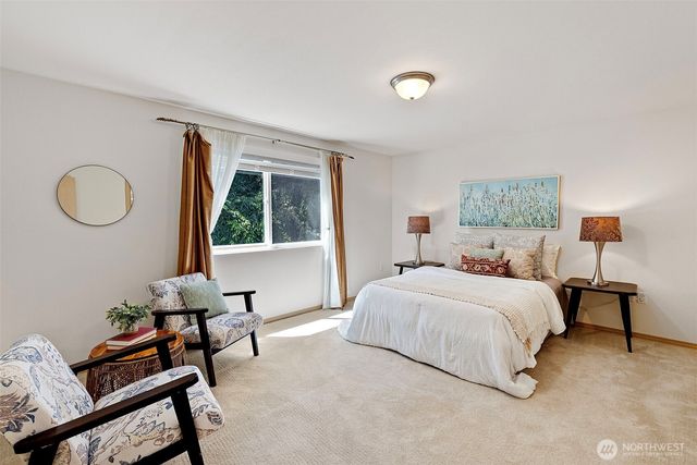 5560 NW Millglade Lane, Bremerton, WA 98312