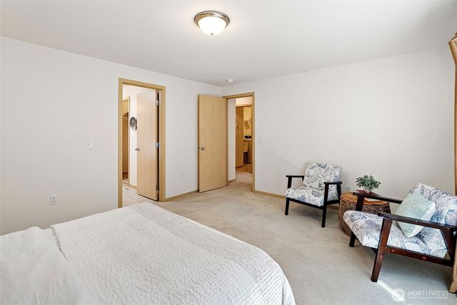 5560 NW Millglade Lane, Bremerton, WA 98312