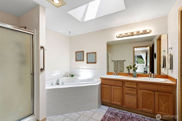 5560 NW Millglade Lane, Bremerton, WA 98312