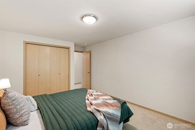 5560 NW Millglade Lane, Bremerton, WA 98312