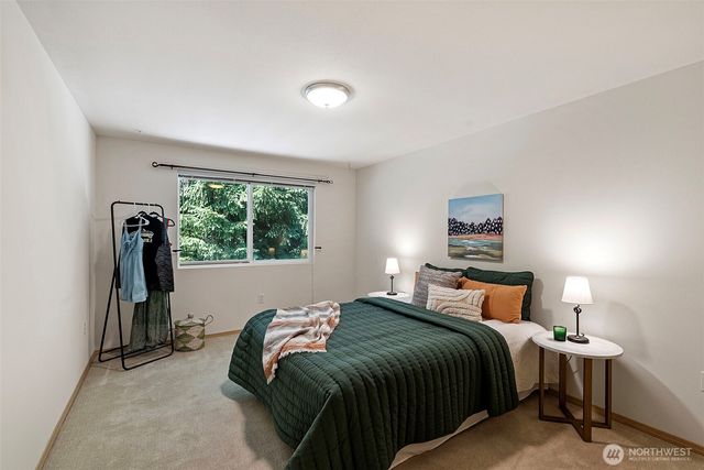 5560 NW Millglade Lane, Bremerton, WA 98312