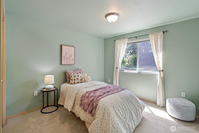 5560 NW Millglade Lane, Bremerton, WA 98312