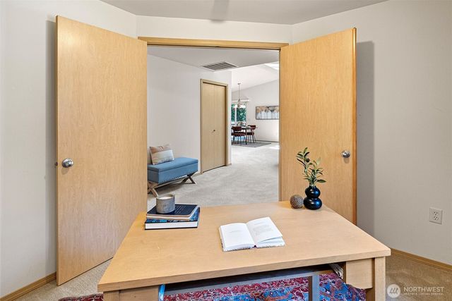 5560 NW Millglade Lane, Bremerton, WA 98312