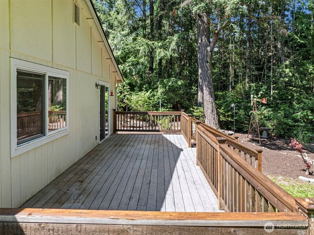 5560 NW Millglade Lane, Bremerton, WA 98312