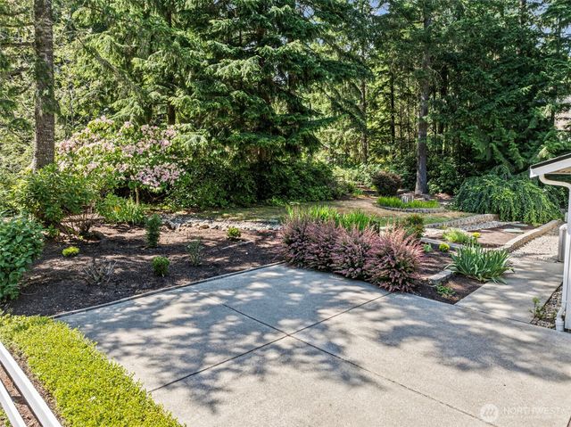 5560 NW Millglade Lane, Bremerton, WA 98312