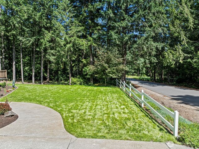 5560 NW Millglade Lane, Bremerton, WA 98312
