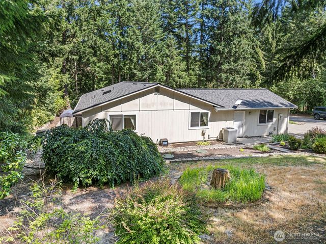 5560 NW Millglade Lane, Bremerton, WA 98312