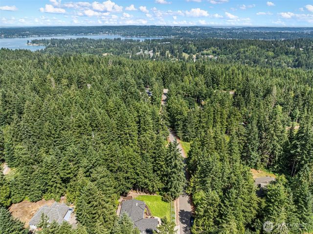5560 NW Millglade Lane, Bremerton, WA 98312