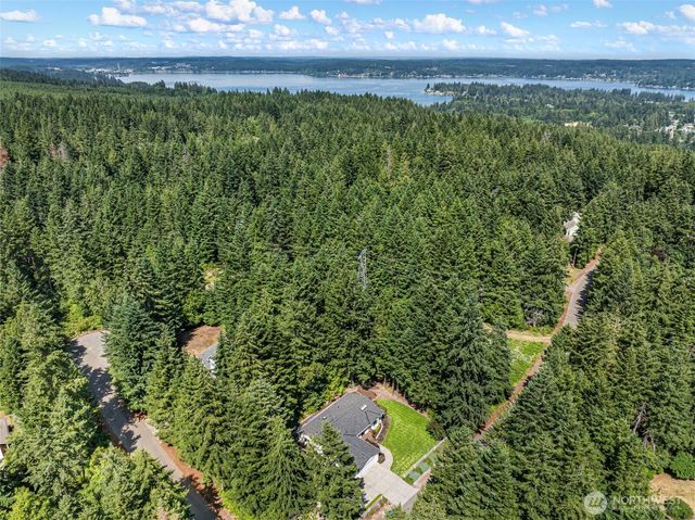 5560 NW Millglade Lane, Bremerton, WA 98312