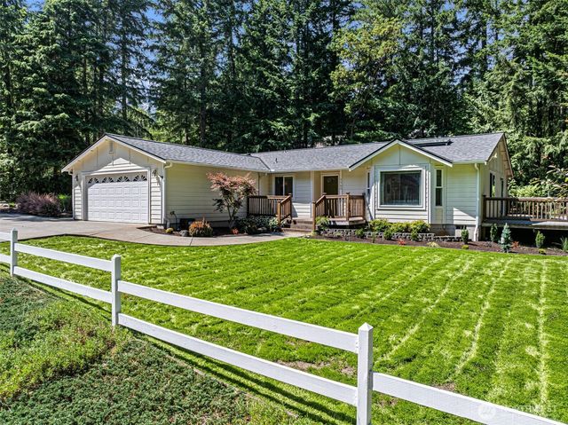 5560 NW Millglade Lane, Bremerton, WA 98312