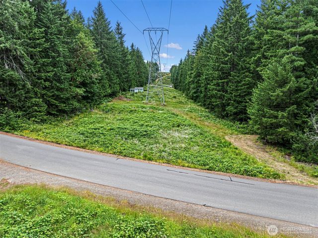 5560 NW Millglade Lane, Bremerton, WA 98312