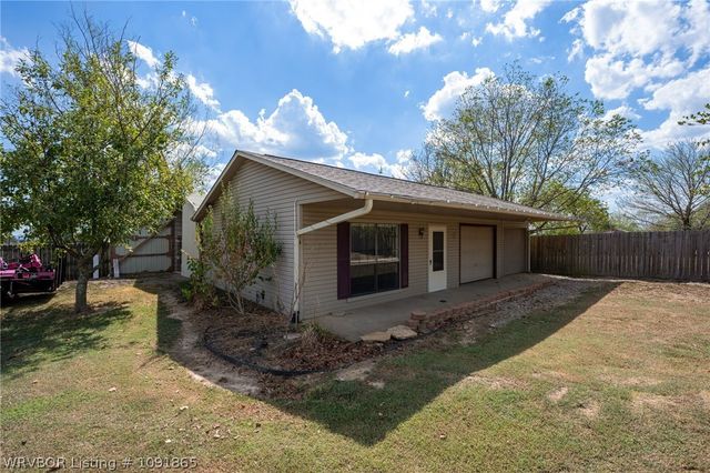 403 Fine Ranch Drive, Alma, AR 72921